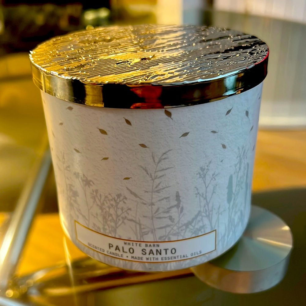 White Barn Palo Santo Scented Candle